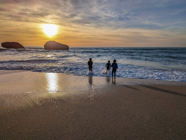 kinderen stranduitje baskenland vakantie