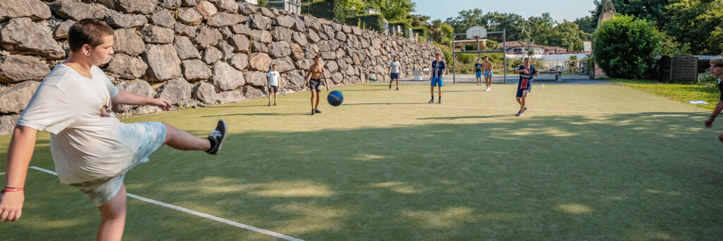 terrain multisport pour un match de foot