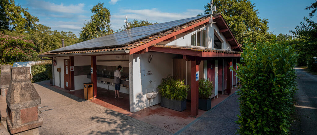 bloc sanitaire adapte aux pmr