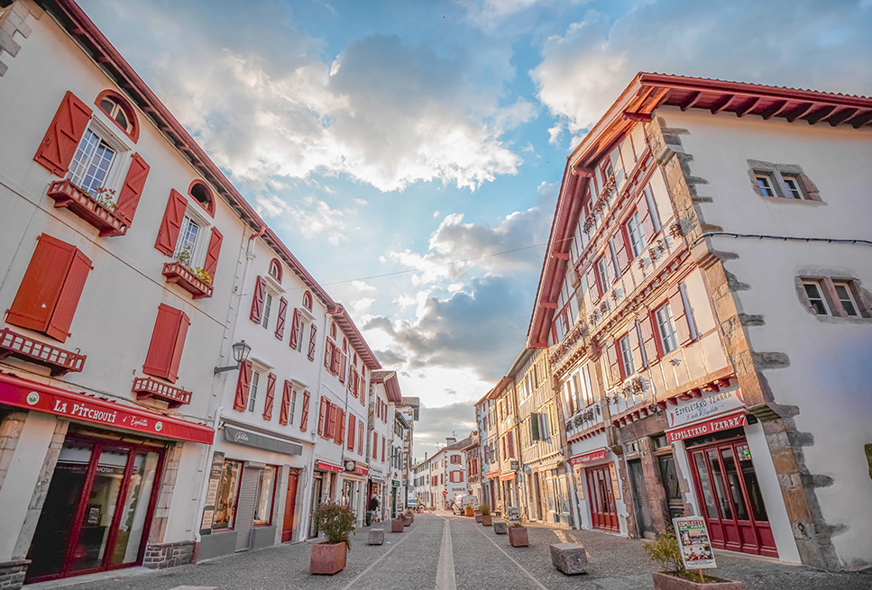 das Dorf Espelette und die baskische Kultur entdecken